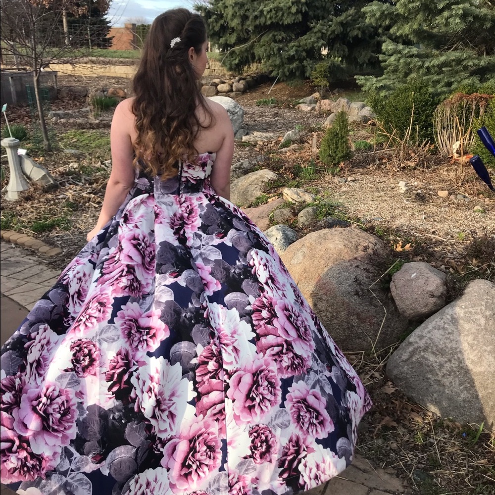 Meet your Posher, Samantha